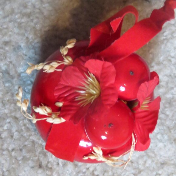 Lot 4 Vintage Holiday Hanging Red Apple Christmas Ornaments w/ Red Ribbon - Picture 7 of 15